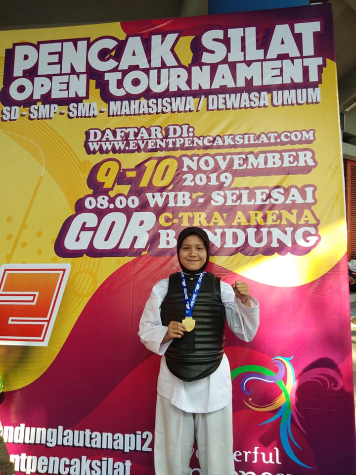 Sarah Ayu Permata Dewi Juara I Silat Medali  Emas 2019